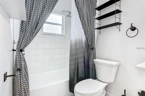 Casa en alquiler en Kissimmee, Florida, 3 dormitorios, 112.32 m2 № 1870283 - foto 10
