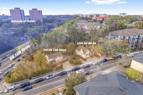 Commercial property in Gainesville, Florida 10 bedrooms, 434.32 sq.m. № 2149267 - photo 3
