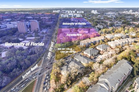Commercial property in Gainesville, Florida 10 bedrooms, 434.32 sq.m. № 2149267 - photo 4