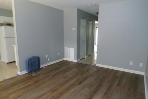 Appartement à louer à Gainesville, Floride: 2 chambres, 225.75 m2 № 2377955 - photo 8