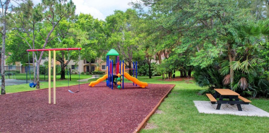 Condo in Royal Palm Beach, Florida, 2 bedrooms  № 1100217