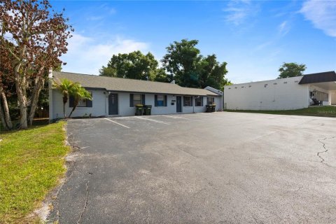 Immobilier commercial à Clermont, Floride 418.06 m2 № 2105411