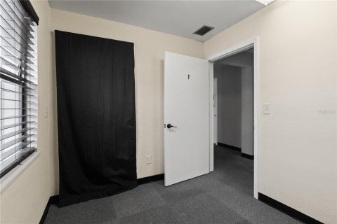 Immobilier commercial à louer à Clermont, Floride: 418.06 m2 № 2105411 - photo 10