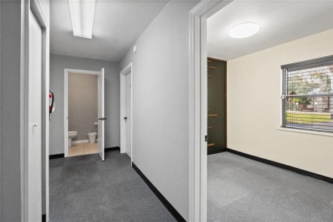 Immobilier commercial à louer à Clermont, Floride: 418.06 m2 № 2105411 - photo 6