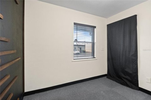 Immobilier commercial à louer à Clermont, Floride: 418.06 m2 № 2105411 - photo 12