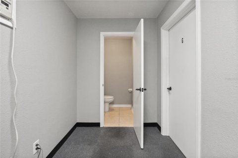 Immobilier commercial à louer à Clermont, Floride: 418.06 m2 № 2105411 - photo 25
