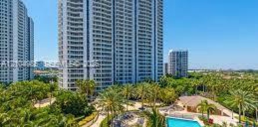 Condo in Aventura, Florida, 4 bedrooms  № 2412763