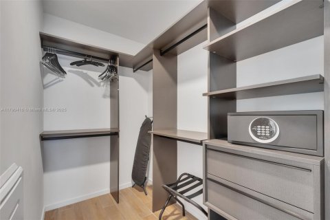 Купить кондоминиум в Майами, Флорида 3 спальни, 106.84м2, № 1647229 - фото 9
