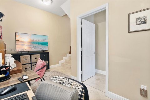 Condo in Miami, Florida, 3 bedrooms  № 1991614 - photo 21