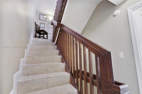 Condo in Miami, Florida, 3 bedrooms  № 1991614 - photo 29