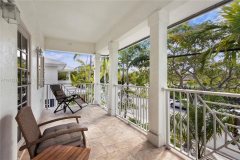 Condo in Miami, Florida, 3 bedrooms  № 1991614 - photo 27