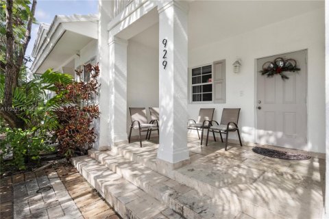 Condo in Miami, Florida, 3 bedrooms  № 1991614 - photo 3