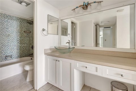 Купить кондоминиум в Авентура, Флорида 2 спальни, 101.82м2, № 1929207 - фото 15