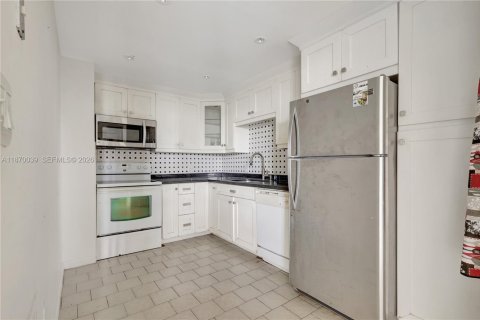 Купить кондоминиум в Авентура, Флорида 2 спальни, 101.82м2, № 1929207 - фото 12