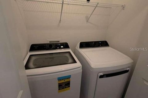 Adosado en alquiler en Kissimmee, Florida, 3 dormitorios, 170.38 m2 № 2150872 - foto 9