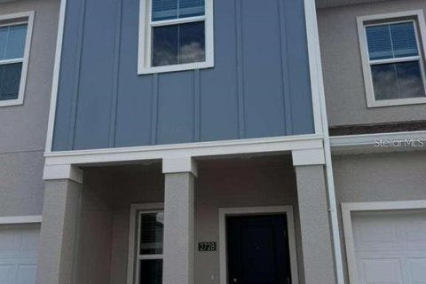 Adosado en Kissimmee, Florida 3 dormitorios, 170.38 m2 № 2150872