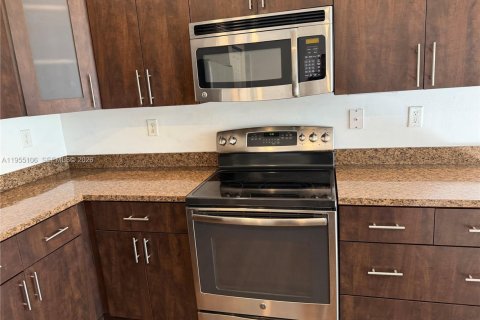 Townhouse in Homestead, Florida 3 bedrooms, 147.16 sq.m. № 2009946 - photo 22