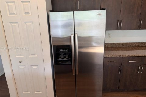 Townhouse in Homestead, Florida 3 bedrooms, 147.16 sq.m. № 2009946 - photo 17