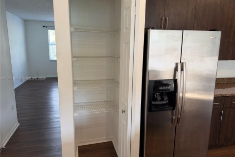 Townhouse in Homestead, Florida 3 bedrooms, 147.16 sq.m. № 2009946 - photo 19