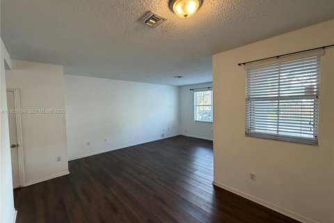 Townhouse in Homestead, Florida 3 bedrooms, 147.16 sq.m. № 2009946 - photo 7