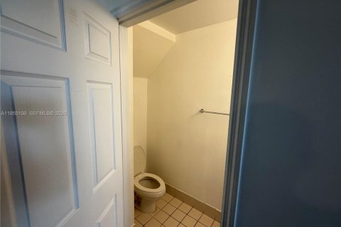 Townhouse in Homestead, Florida 3 bedrooms, 147.16 sq.m. № 2009946 - photo 12
