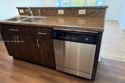 Townhouse in Homestead, Florida 3 bedrooms, 147.16 sq.m. № 2009946 - photo 23