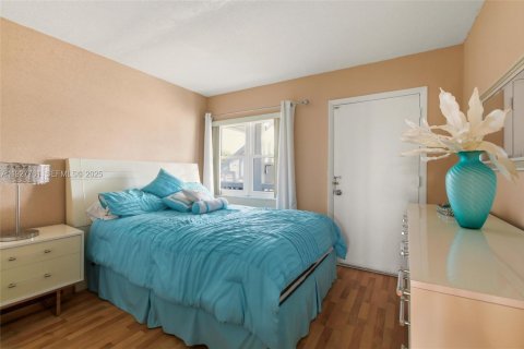 Copropriété à vendre à Saint Petersburg, Floride: 2 chambres, 84.54 m2 № 1987514 - photo 16