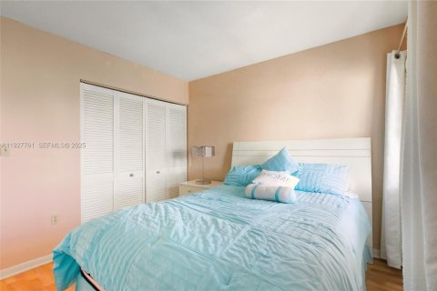 Copropriété à vendre à Saint Petersburg, Floride: 2 chambres, 84.54 m2 № 1987514 - photo 17