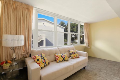 Copropriété à vendre à Saint Petersburg, Floride: 2 chambres, 84.54 m2 № 1987514 - photo 10