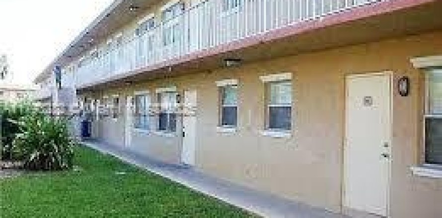 Condominio en Oakland Park, Florida, 2 dormitorios № 1937544