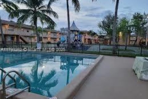 Condominio en venta en Oakland Park, Florida, 2 dormitorios, 54.81 m2 № 1937544 - foto 2