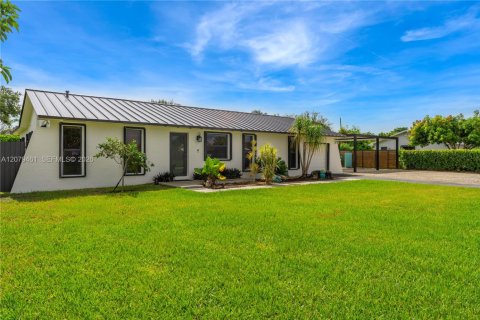 Casa en venta en Homestead, Florida, 4 dormitorios, 228.26 m2 № 2337768 - foto 29