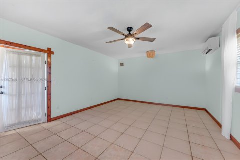 Casa en venta en Homestead, Florida, 4 dormitorios, 228.26 m2 № 2337768 - foto 19
