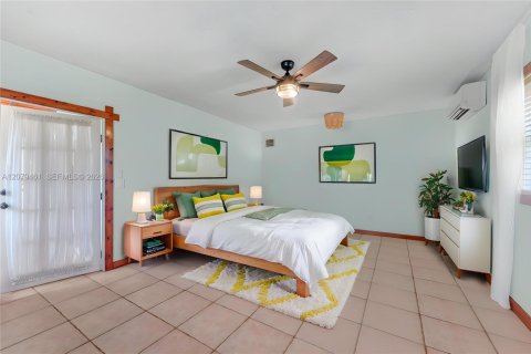 Casa en venta en Homestead, Florida, 4 dormitorios, 228.26 m2 № 2337768 - foto 18