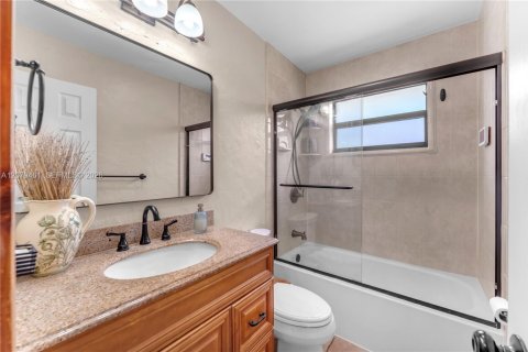Casa en venta en Homestead, Florida, 4 dormitorios, 228.26 m2 № 2337768 - foto 17