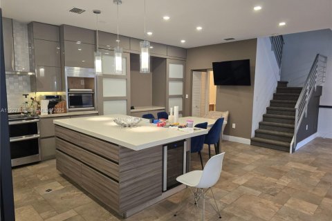 Снять в аренду таунхаус в Холливуд, Флорида 3 спальни, 162.39м2, № 1986192 - фото 7