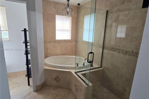 Снять в аренду таунхаус в Холливуд, Флорида 3 спальни, 162.39м2, № 1986192 - фото 15