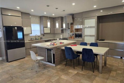 Снять в аренду таунхаус в Холливуд, Флорида 3 спальни, 162.39м2, № 1986192 - фото 4