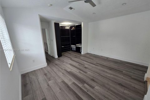 Снять в аренду таунхаус в Холливуд, Флорида 3 спальни, 162.39м2, № 1986192 - фото 10