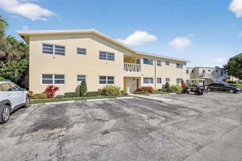 Copropriété à louer à Lighthouse Point, Floride: 2 chambres, 109.62 m2 № 2250160 - photo 2