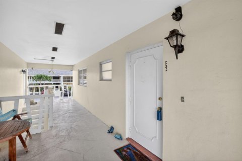Copropriété à louer à Lighthouse Point, Floride: 2 chambres, 109.62 m2 № 2250160 - photo 4