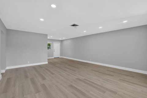Copropriété à louer à Lighthouse Point, Floride: 2 chambres, 109.62 m2 № 2250160 - photo 6