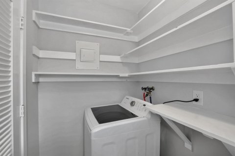 Copropriété à louer à Lighthouse Point, Floride: 2 chambres, 109.62 m2 № 2250160 - photo 12