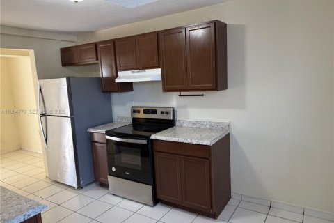 Casa en alquiler en Miami Gardens, Florida, 3 dormitorios, 96.06 m2 № 2010786 - foto 9