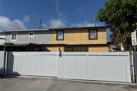 Casa en alquiler en Miami Gardens, Florida, 3 dormitorios, 96.06 m2 № 2010786 - foto 4