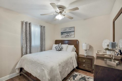 Villa ou maison à louer à Fort Lauderdale, Floride: 4 chambres, 137.4 m2 № 2191793 - photo 17