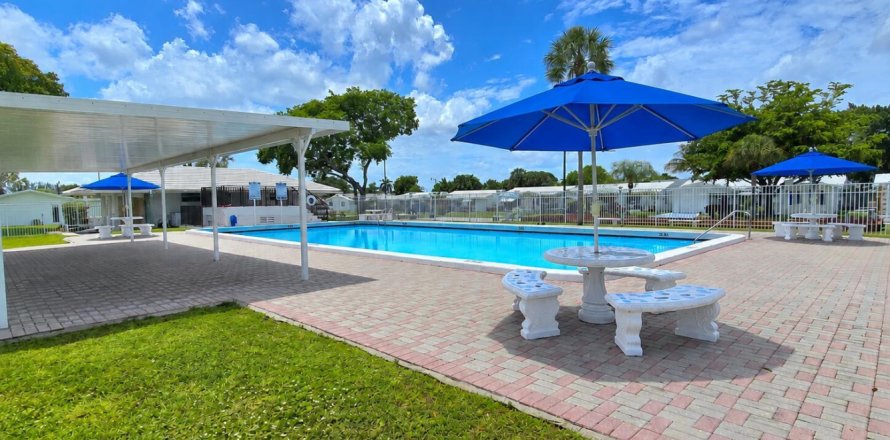 Condo à Pompano Beach, Floride, 2 chambres  № 2084941