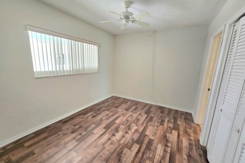 Copropriété à vendre à Pompano Beach, Floride: 2 chambres, 65.5 m2 № 2084941 - photo 11