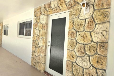 Copropriété à vendre à Pompano Beach, Floride: 2 chambres, 65.5 m2 № 2084941 - photo 16