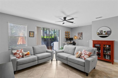 Townhouse in Orlando, Florida 2 bedrooms, 126.35 sq.m. № 2347244 - photo 7